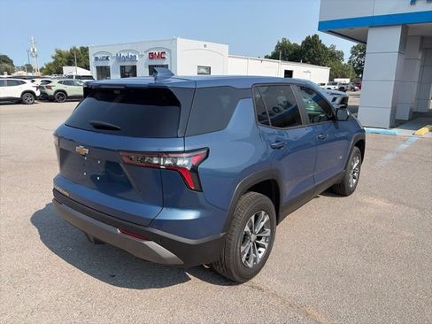 New 2027 Chevrolet Equinox LT w/ Safety and Technology Package FWD image 6
