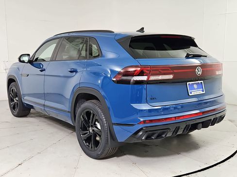 New 2026 Volkswagen Atlas Cross Sport SEL R-Line image 4
