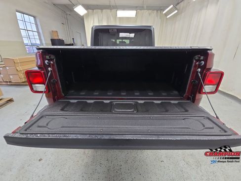 Used 2021 Jeep Gladiator Overland w/ Popular Equipment Package image 33