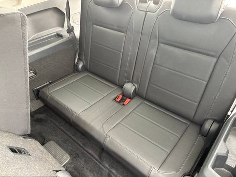 Used 2020 Volkswagen Tiguan SE w/ Panoramic Sunroof Package FWD image 39
