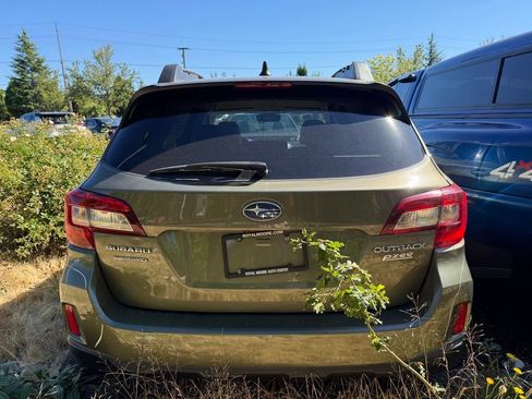 Used 2017 Subaru Outback 2.5i Premium AWD/4WD image 3
