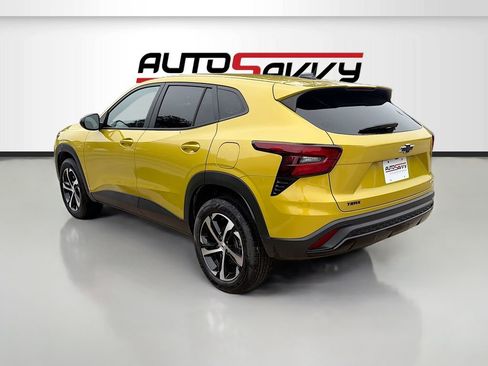 Used 2024 Chevrolet Trax RS w/ Driver Confidence Package FWD image 5