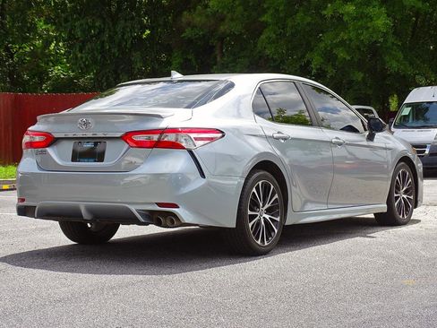 Used 2020 Toyota Camry SE FWD image 12