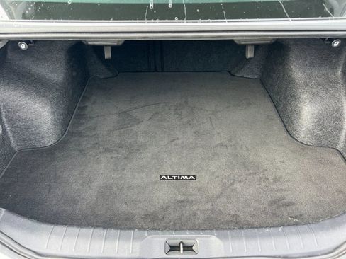 Used 2024 Nissan Altima 2.5 SV image 14