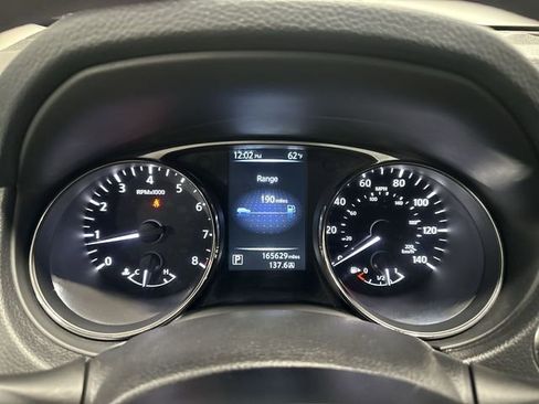 Used 2015 Nissan Rogue SV AWD/4WD image 14