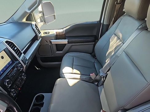 Used 2019 Ford F150 Lariat image 29