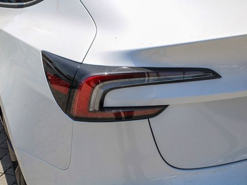 Used 2025 Tesla Model 3 Long Range RWD image 10