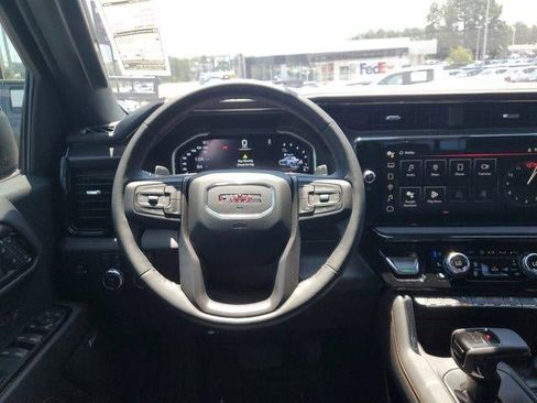 Used 2024 GMC Sierra 1500 AT4 w/ Technology Package AWD/4WD image 15
