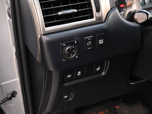 Used 2018 Lexus GX 460 Luxury w/ Preferred Accessory Package image 39