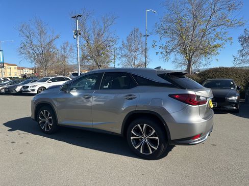 Used 2022 Lexus RX 450h 450h image 4