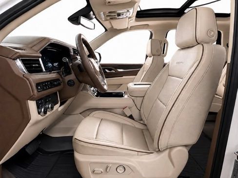 Used 2024 GMC Yukon Denali AWD/4WD image 16