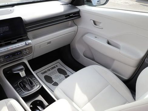 Used 2025 Hyundai Kona SEL image 26