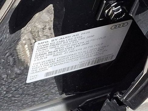 New 2025 Audi Q3 2.0T Premium image 10