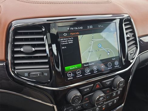 Used 2020 Jeep Grand Cherokee Overland image 16