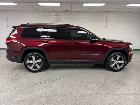 Used 2021 Jeep Grand Cherokee L Limited AWD/4WD image 2