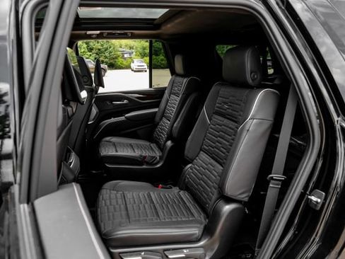 Used 2024 Cadillac Escalade Sport Platinum w/ LPO, ONYX Package AWD/4WD image 47