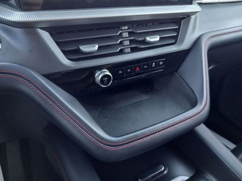 Used 2025 Ford Explorer ST-Line w/ ST-Line Street Pack image 17