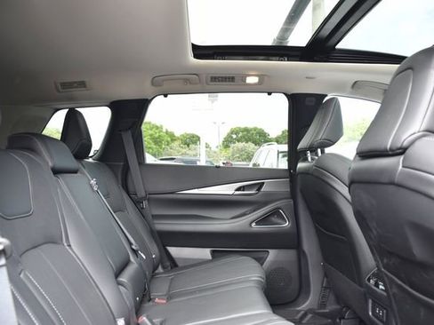 Used 2026 INFINITI QX60 Luxe w/ Cargo Package FWD image 31