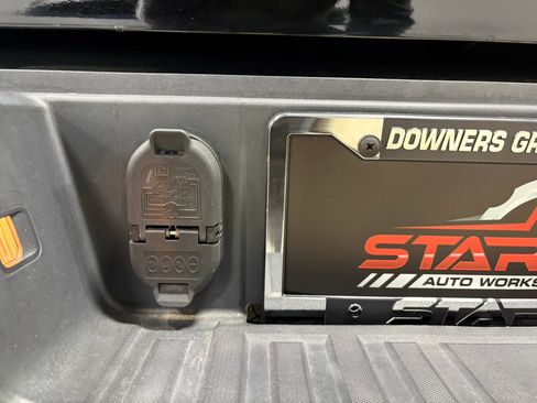 Used 2017 Chevrolet Silverado 1500 LTZ Z71 w/ LTZ Plus Package AWD/4WD image 20