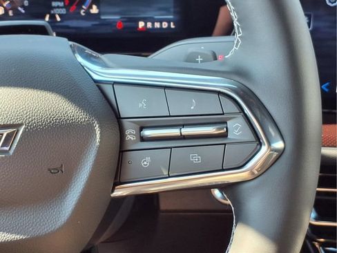 New 2026 Chevrolet Traverse Z71 w/ Enhanced Driving Package AWD/4WD image 12