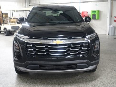 Used 2025 Chevrolet Equinox LT image 2