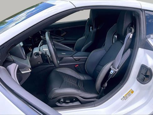 Used 2024 Chevrolet Corvette Z06 RWD image 7