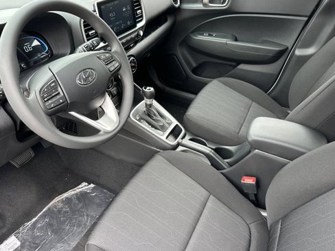 Used 2026 Hyundai Venue SE FWD image 9