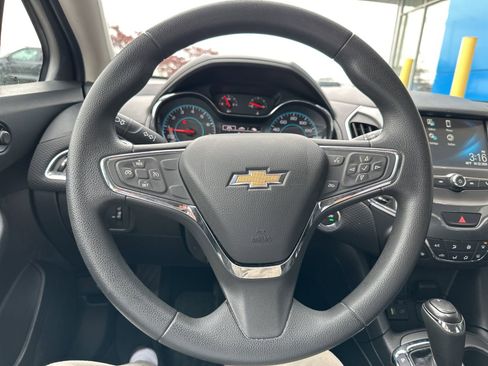 Used 2017 Chevrolet Cruze LT w/ Convenience Package FWD image 25