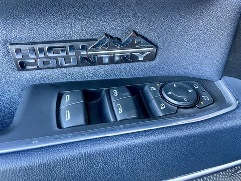 Used 2022 Chevrolet Silverado 1500 High Country w/ High Country Premium Package image 11