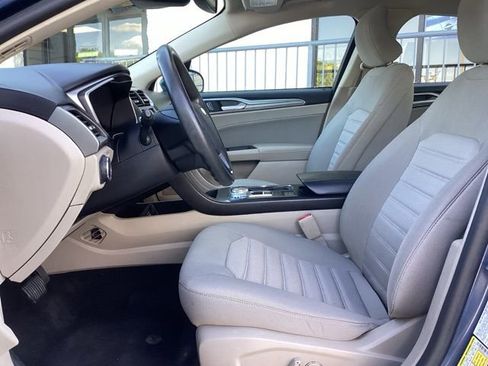 Used 2019 Ford Fusion SE FWD image 27