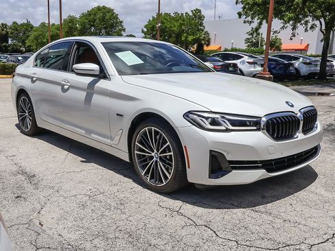 Used 2023 BMW 530e w/ Convenience Package RWD image 58
