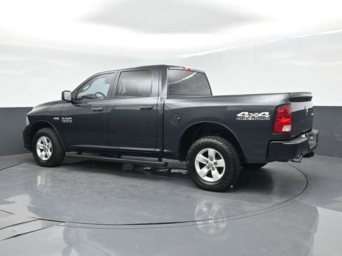 Used 2018 RAM 1500 Express AWD/4WD image 6