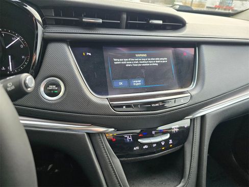 Used 2017 Cadillac XT5 Luxury image 27