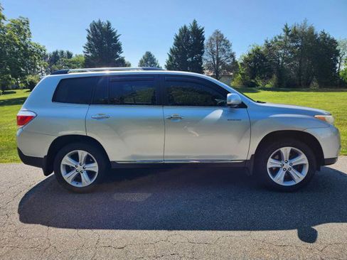 Used 2013 Toyota Highlander Limited AWD/4WD image 5