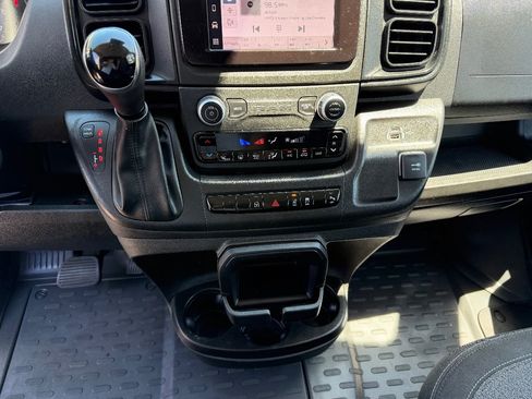 Used 2024 RAM ProMaster 2500 w/ Safety Group FWD image 18