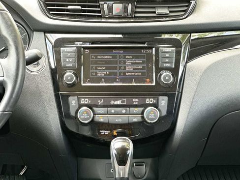 Used 2022 Nissan Rogue Sport SV w/ Technology Package image 26