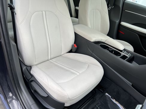 Used 2025 Hyundai Sonata SEL FWD image 22