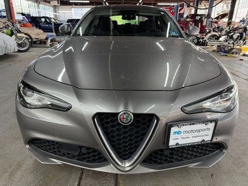 Used 2018 Alfa Romeo Giulia AWD image 6