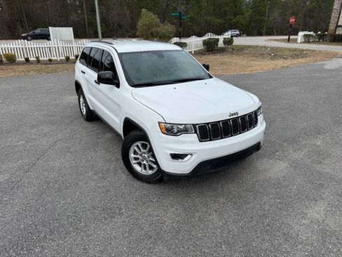Used 2019 Jeep Grand Cherokee Laredo image 38