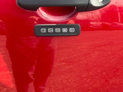 Used 2010 Ford Escape XLT image 6