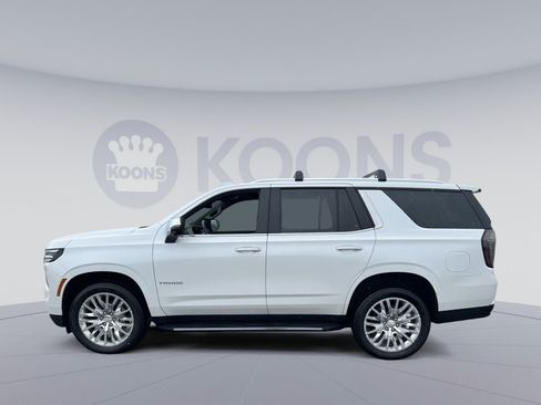 Used 2025 Chevrolet Tahoe Premier AWD/4WD image 2