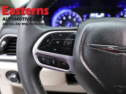 Used 2022 Chrysler Voyager LX FWD image 15