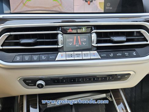 Used 2021 BMW X7 xDrive40i w/ Premium Package AWD/4WD image 17