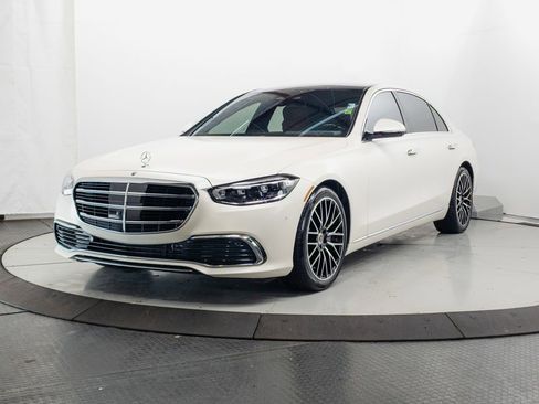 Used 2023 Mercedes-Benz S 580 4MATIC Sedan w/ 3D Technology Package image 3