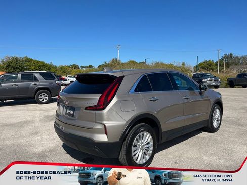 Used 2024 Cadillac XT4 Luxury image 7