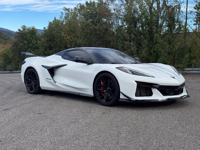 Used 2023 Chevrolet Corvette Z06 w/ Battery Protection Package RWD image 9