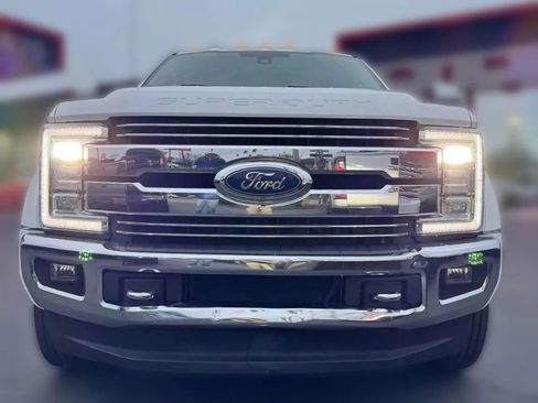 Used 2017 Ford F450 Lariat w/ Lariat Ultimate Package AWD/4WD image 8