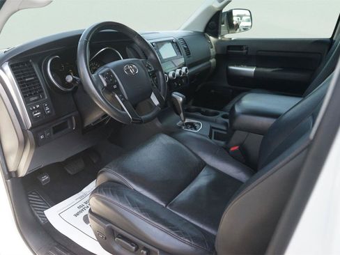 Used 2020 Toyota Sequoia TRD Pro AWD/4WD image 8
