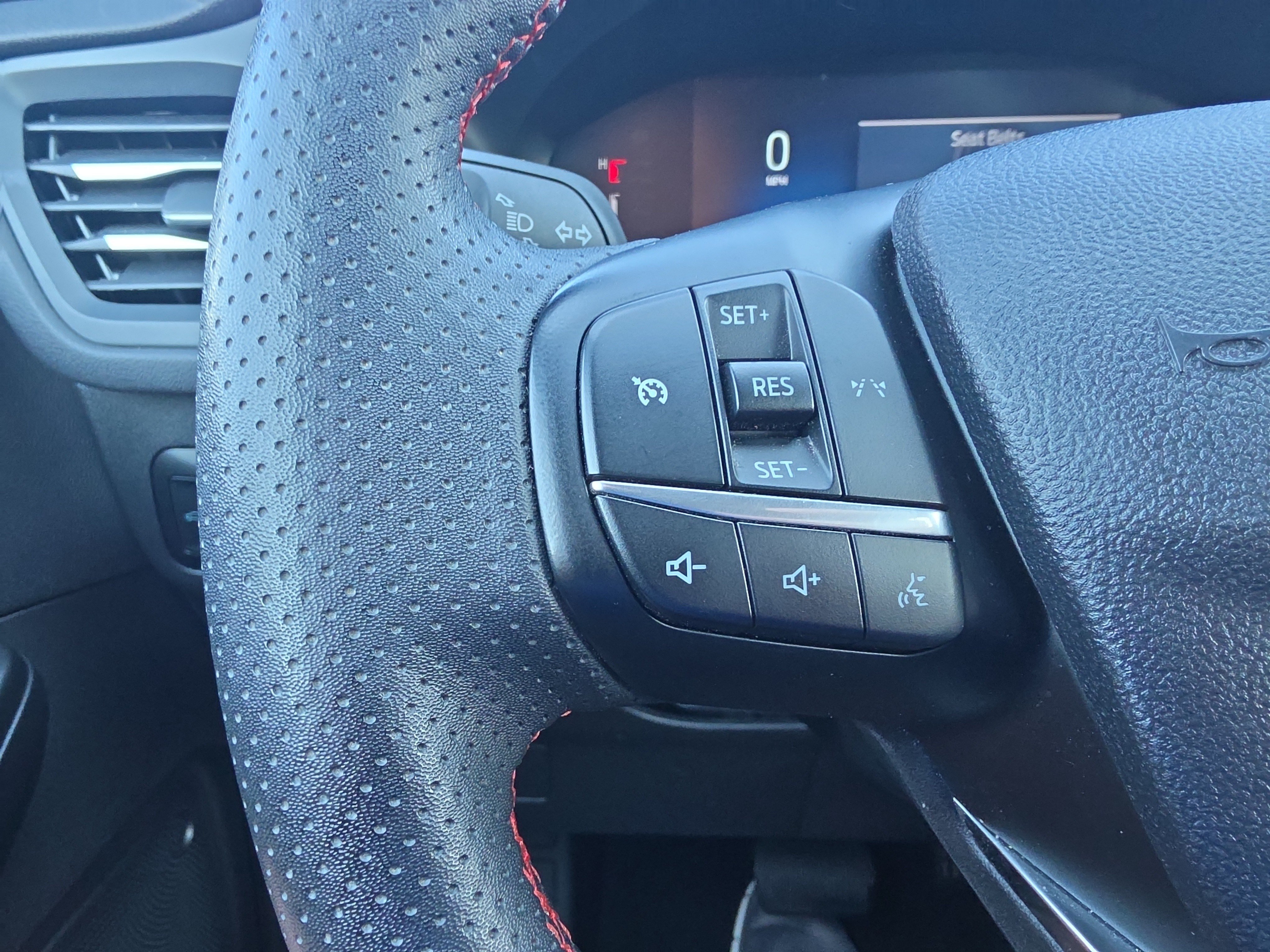 Used 2025 Ford Escape ST-Line Select AWD/4WD image 18