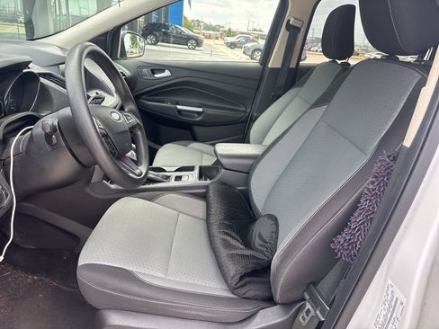 Used 2019 Ford Escape SE FWD image 5